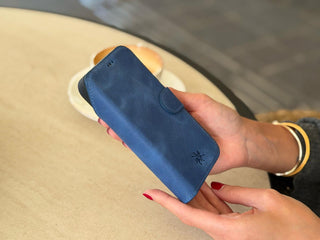 Venito Ravenna full-grain leather wallet case for iPhone 18 Pro Max