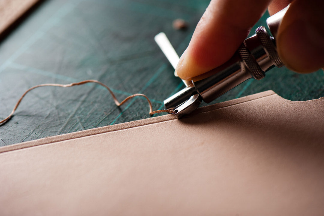 Wireless Accessories and Leather: Merging Technology with Elegance