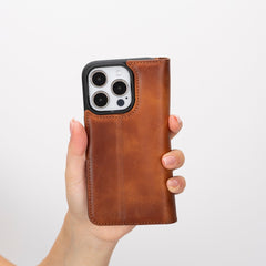 Funda tipo billetera de cuero desmontable con bloqueo RFID Ravenna para iPhone 15 Pro