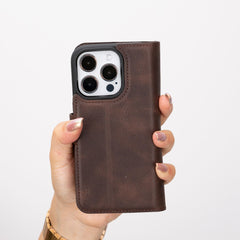Funda tipo billetera de cuero desmontable con bloqueo RFID Ravenna para iPhone 15 Pro