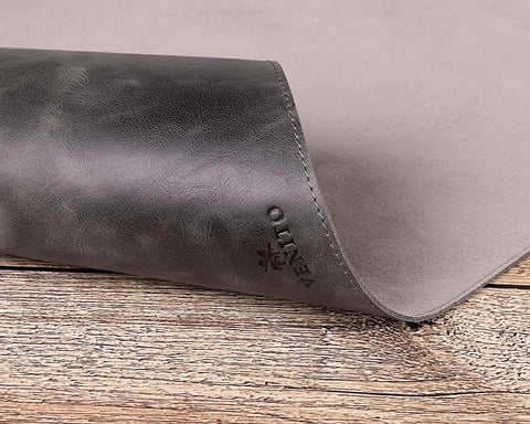 Venito Medium Leather Desk Mat