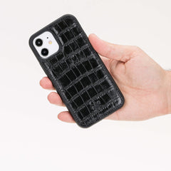 Funda de cuero Lucca Snap On para iPhone 13