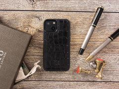 Funda de cuero Lucca Snap On para iPhone 13