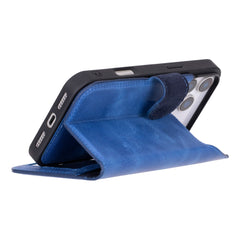 Funda tipo billetera de cuero desmontable con bloqueo RFID Ravenna para iPhone 15 Pro