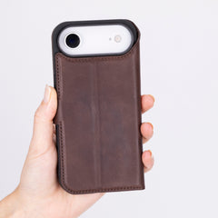 Funda tipo billetera de cuero desmontable con bloqueo RFID Ravenna para iPhone 15 Plus