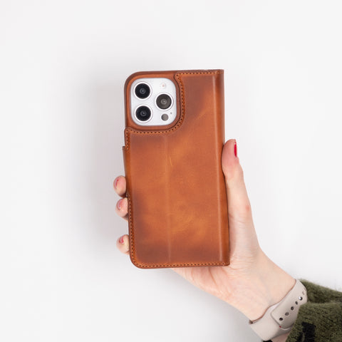 Funda tipo billetera de cuero desmontable con bloqueo RFID Ravenna para iPhone 15 Pro