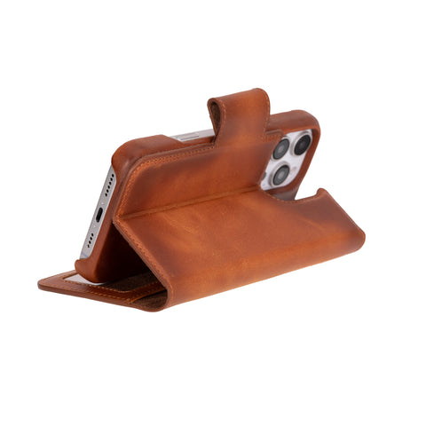 Funda tipo billetera de cuero desmontable con bloqueo RFID Ravenna para iPhone 15 Pro