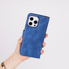 Funda tipo billetera de cuero con bloqueo RFID Florence para iPhone 15 Pro