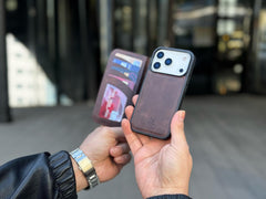 Funda tipo cartera de cuero desmontable con bloqueo RFID Ravenna para iPhone 15 Pro Max