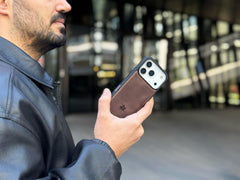 Funda de cuero Lucca Snap On para iPhone 15 Pro