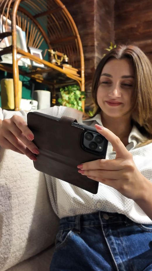 Luxury Leather Cases for iPhone, Samsung & Watch Bands